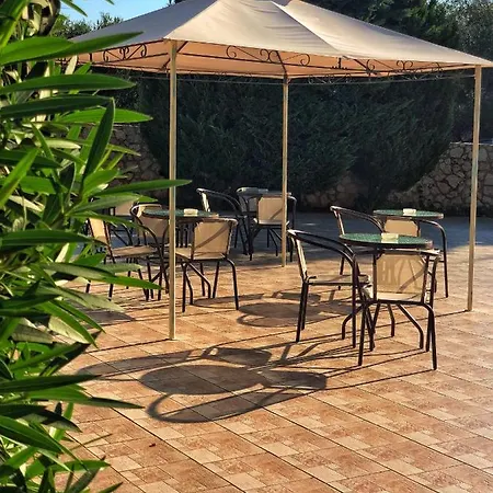 アパートホテル Apollon Palace Kefalonia